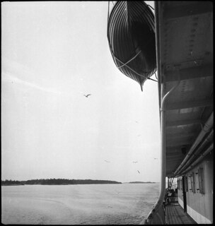 Finnland: Schiff; Blick vom Schiff auf die Seenlandschaft
