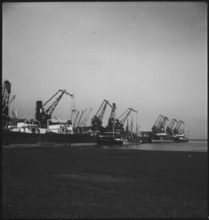 Schweden: Hafen; Schiffe an den Docks
