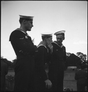 Schweden, Mariefred: Schloss Gripsholm; Matrosen vom Schiff Klas Horn