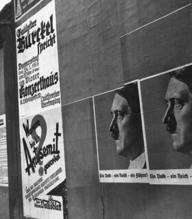 Österreich, Wien: Stadtansichten; Eine Plakatwand