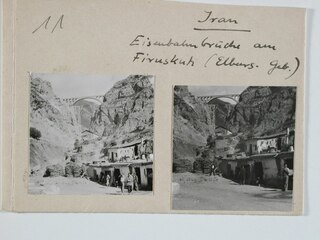 Iran, Firuzkuh (Firuz Kuh, Firouzkouh): Landschaft; Karteikarte: Eine Brücke zwischen zwei Felsen, unten im Tal ein Dorf