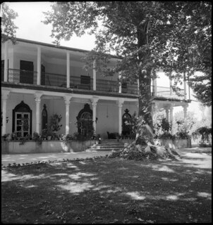 Iran, Meshed (Mashhad): Britisches Konsulat; Zweistöckiges Haus mit Säulen