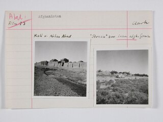Iran, Abbas Abad (Abbasabad): Landschaft; Karteikarte: Stadtmauer / Ford auf der Strasse