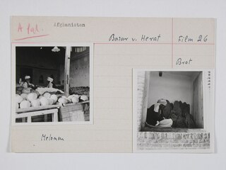 Afghanistan | Basar v. Herat | Melonen Brot | Film 26Herat: Melonen u. Trauben [Legende auf separatem Umschlag] | Serie 22 | Bild 3Bäckerei in Herat. Afgh. [Legende auf separatem Umschlag] | Serie 22 | Bild 1