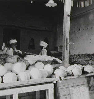 Afghanistan | Basar v. Herat | Melonen Brot | Film 26Herat: Melonen u. Trauben [Legende auf separatem Umschlag] | Serie 22 | Bild 3Bäckerei in Herat. Afgh. [Legende auf separatem Umschlag] | Serie 22 | Bild 1