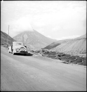 Afghanistan, Shibar Pass (Shebar Pass, Kowtal-e Shebar): Landschaft; Der Ford auf einer Strasse im Gebirge