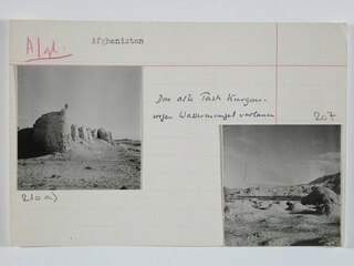 Afghanistan, Tash Kurgan (Khulm, Kholm): Landschaft; Karteikarte: Blick auf Ruinen und Berge