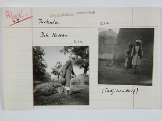 Afghanistan, Deh Hassan (Deh-e Hasan, Dekhkhasan): Menschen; Karteikarte: Ein Mann mit einem Krug / Kinder vor einer Lehmmauer