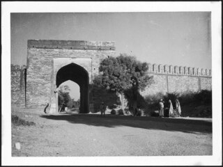 Britisch-Indien, Fatehpur Sikri: Agra Gate; Tor in einer Mauer