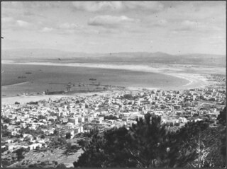 Palästina, Haifa: Stadtansicht; Blick auf eine Stadt am Meer gelegen