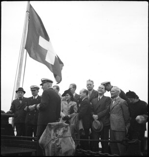 Zum ersten Mal ein Meerdampfer unter der Flagge der Schweizer Flotte. Ankunft der "Calanda" in Lissabon, 5. Mai 1941 | A. Clarac-Schwarzenbach, Lissabon Mai 1941 | [Legende auf separatem Umschlag]