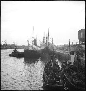 Portugal, Lissabon (Lisboa): Schiffe Sud und Urola Bilbao; Blick auf Boote im Hafen