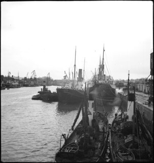 Portugal, Lissabon (Lisboa): Schiffe Sud und Urola Bilbao; Blick auf Boote im Hafen
