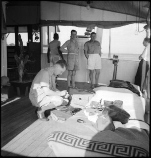 Tagwacht auf der Kapitänsbrücke, wo 3 belg. Offiziere, der Kapitän, sein 12 j. Sohn Guy, u. ich "wohnen" | [handschriftlicher Eintrag auf Karteikarte]72