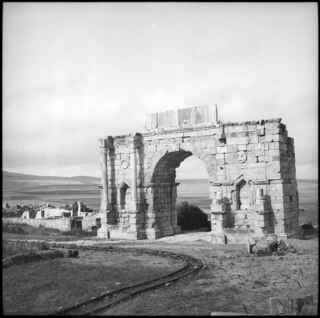 Französisch-Marokko, Volubilis: Ruinen Caracalla-Bogen; Caracalla-Bogen (Triumphbogen) von Volubilis