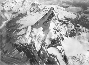 Matterhorn von Westen, Berg, Ballonaufnahme
