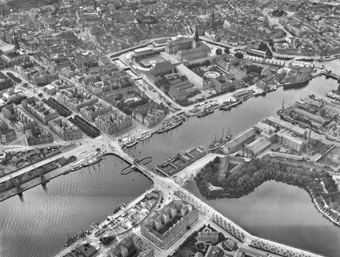 Kopenhagen, Blick auf die Innenstadt mit der Christiansborg, Ballonaufnahme