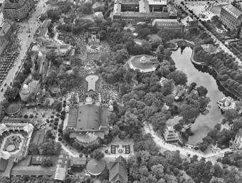 Kopenhagen, Blick auf den Vergnügungspark Tivoli, Ballonaufnahme