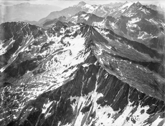 Berglandschaft, Ballonaufnahme