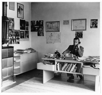Paul Senn in seinem Büro an der Junkerngasse 3