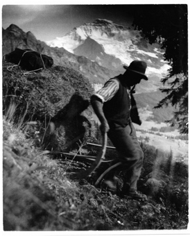 Bergbauer über dem Lauterbrunnental