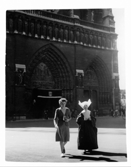 Vor der Notre-Dame, Paris