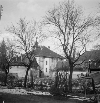 1888 erwarb der Kanton Bern das Schloss Kehrsatz und errichtete darin ein Mädchenerziehungsheim