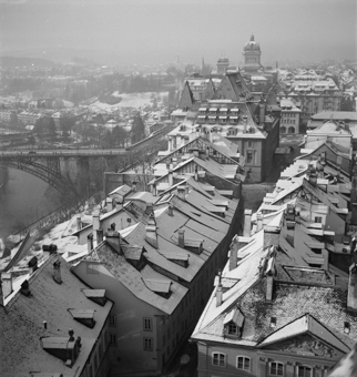 Dächer der Herrengasse im Winter, Bern