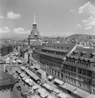 Bärenplatz mit Markt von oben, Bern