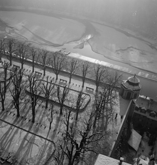 Münsterplattform von oben im Winter, Bern