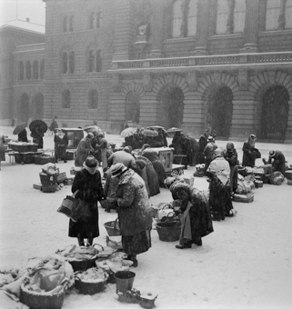 Markt auf dem Bundesplatz im Winter, Bern