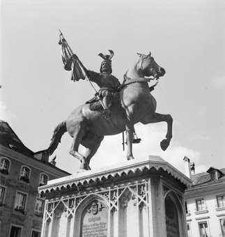 Von-Erlach-Denkmal, Münsterplatz Bern