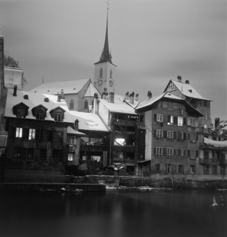 Nacht-Aufnahme Häuser Mattenenge am Aareufer, Bern