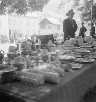 Verkaufsstand einer Brocante, Brig