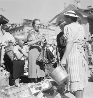 Marktstand  auf dem Bundesplatz, Bern