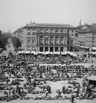 Markt auf dem Bundesplatz von oben, Bern