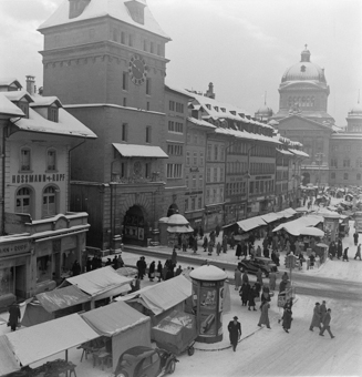 Käfigturm mit Waisenhausplatz und Bärenplatz im Winter, Bern