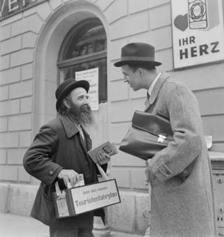 Fahrplan-Strassenverkäufer am Bollwerk, Bern
