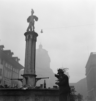 Mahlzeit am Bärenplatzbrunnen, Bern
