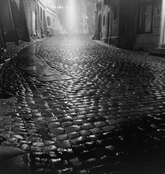 Junkerngasse bei Nacht und Regen, Bern