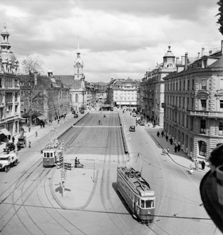 Bubenbergplatz mit Tram-Trassée von oben, Bern