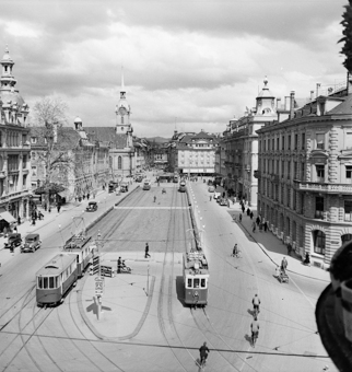 Bubenbergplatz mit Tram-Trassée von oben, Bern