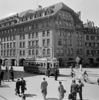 Bärenplatz mit Tram, Bern
