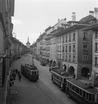 Tramhaltestelle «Rathaus» von oben, Kramgasse Bern