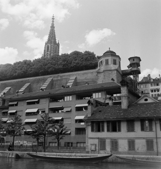Wohnhäuser Aarstrasse, Münsterplattform und Münster, Bern