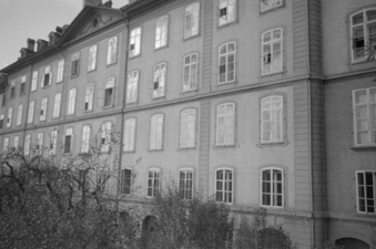 Südfassade des Stiftsgebäudes am Münsterplatz