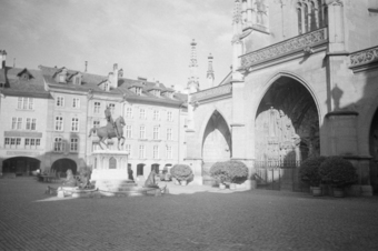 Münsterplatz mit von Erlach-Denkmal, Bern