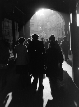 Durchgang des Käfigturms in der Abendsonne, Bern