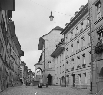 Postgasse mit Staatskanzlei und Kronenbrunnen, Bern