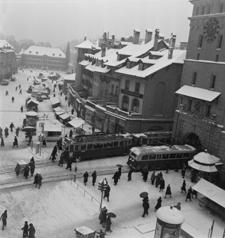 Bärenplatz und Waisenhausplatz im Winter von oben, Bern 